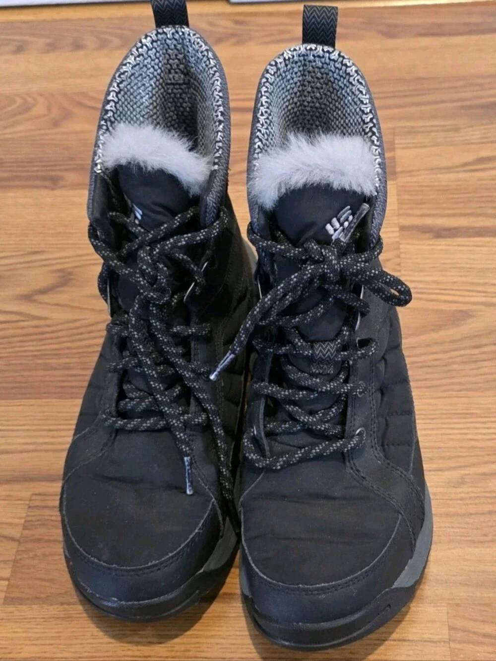 Columbia Women’s Meadows Shorty Omni-Heat 3D Boots Black Size 8